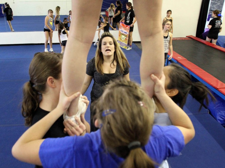 cheerleading.dw.001.dw.01262011.jpg